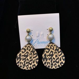 Premier Designs earrings “Wild Thing”